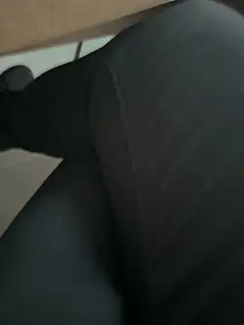 Snapshot of homidor chatting on 12-18-24, 02:06 homidor online show from 12-18-24, 02:06