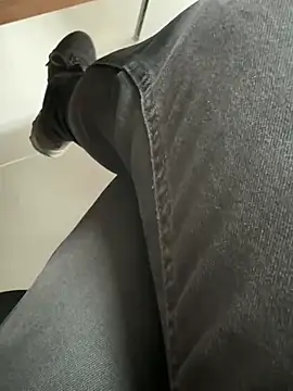 Snapshot of homidor chatting on 01-10-25, 08:18 homidor online show from 01-10-25, 08:18