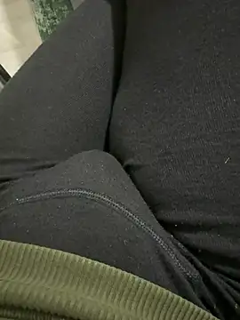 Snapshot of homidor chatting on 02-05-25, 10:12 homidor online show from 02-05-25, 10:12