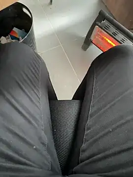 Snapshot of homidor chatting on 03-20-25, 01:15 homidor online show from 03-20-25, 01:15