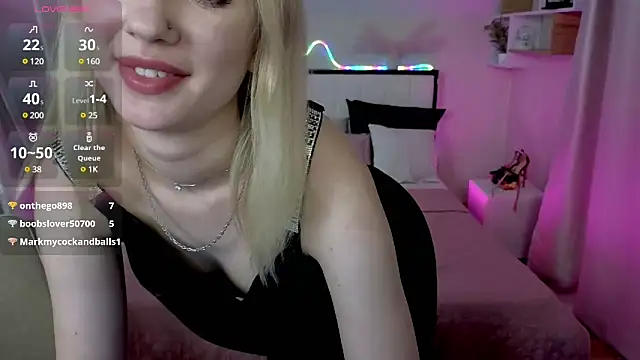 Snapshot of SashaBrooks chatting on 02-07-25, 12:20 SashaBrooks online show from 02-07-25, 12:20