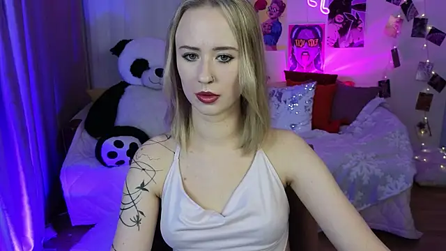 Snapshot of SashaBrooks chatting on 10-17-25, 06:10 SashaBrooks online show from 10-17-25, 06:10