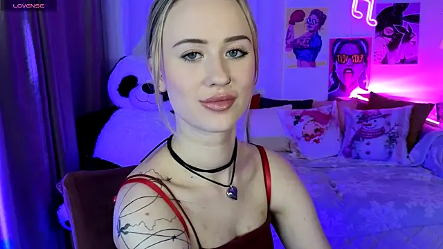 Snapshot of SashaBrooks chatting on 12-13-25, 07:53 SashaBrooks online show from 12-13-25, 07:53