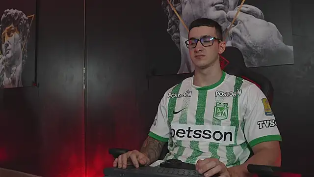 Snapshot of JacksonOlsenn chatting on 11-11-25, 09:04 JacksonOlsenn online show from 11-11-25, 09:04