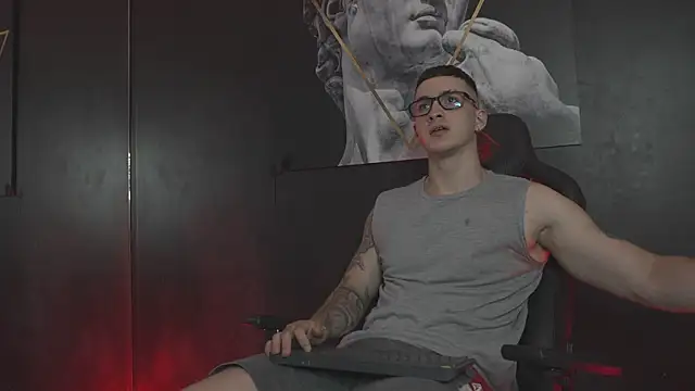 Snapshot of JacksonOlsenn chatting on 11-12-25, 08:30 JacksonOlsenn online show from 11-12-25, 08:30