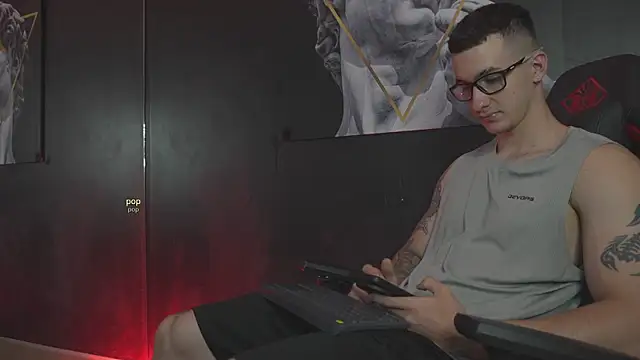 Snapshot of JacksonOlsenn chatting on 11-13-25, 08:30 JacksonOlsenn online show from 11-13-25, 08:30