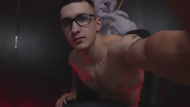 Snapshot of JacksonOlsenn chatting on 11-20-25, 08:30 JacksonOlsenn online show from 11-20-25, 08:30