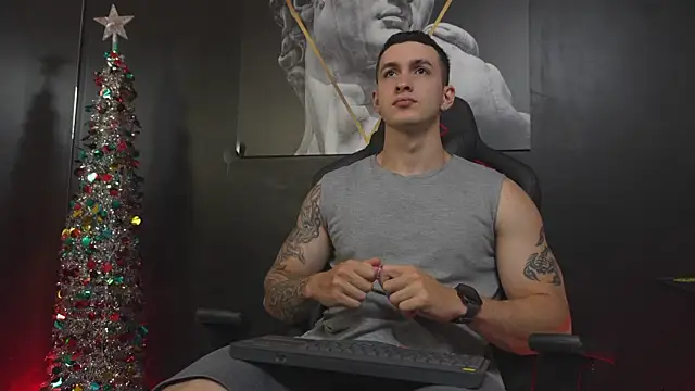 Snapshot of JacksonOlsenn chatting on 12-13-25, 08:47 JacksonOlsenn online show from 12-13-25, 08:47