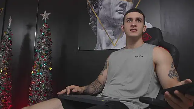 Snapshot of JacksonOlsenn chatting on 12-15-25, 08:35 JacksonOlsenn online show from 12-15-25, 08:35