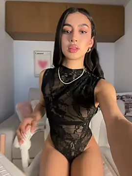 maddy bronw  online show from 05-15-26, 10:39