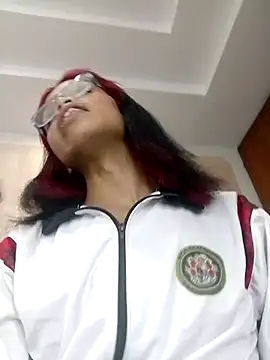 evelyn wine online show from 02-01-25, 05:07