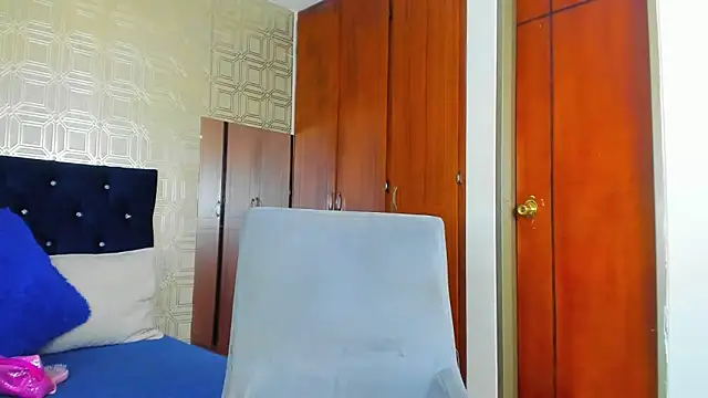 evelyn wine online show from 02-14-25, 12:30