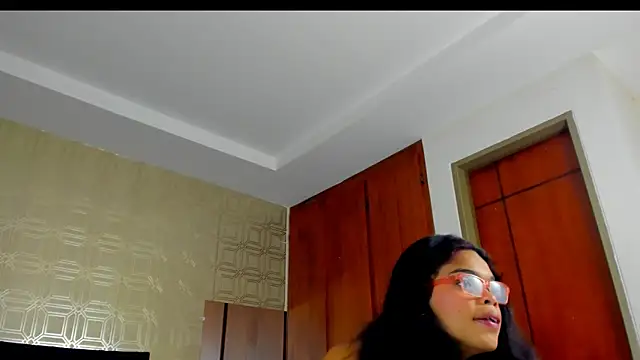 evelyn wine online show from 03-16-25, 05:50