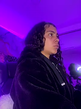 Snapshot of NINA_18_YEARS chatting on 11-13-25, 10:30 NINA 18 YEARS online show from 11-13-25, 10:30