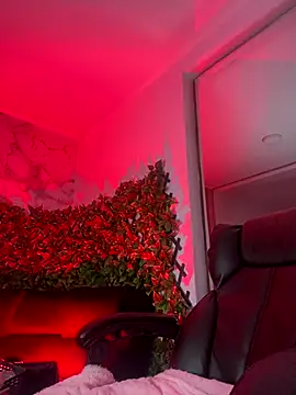 Snapshot of NINA_18_YEARS chatting on 11-14-25, 08:51 NINA 18 YEARS online show from 11-14-25, 08:51