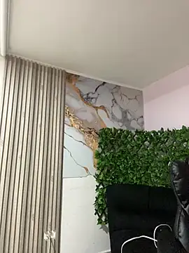 Snapshot of NINA_18_YEARS chatting on 11-17-25, 08:25 NINA 18 YEARS online show from 11-17-25, 08:25