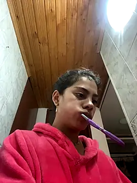 Snapshot of NINA_18_YEARS chatting on 12-15-25, 07:29 NINA 18 YEARS online show from 12-15-25, 07:29