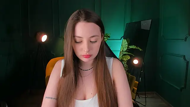 MoonLissa online show from 02-06-25, 04:58