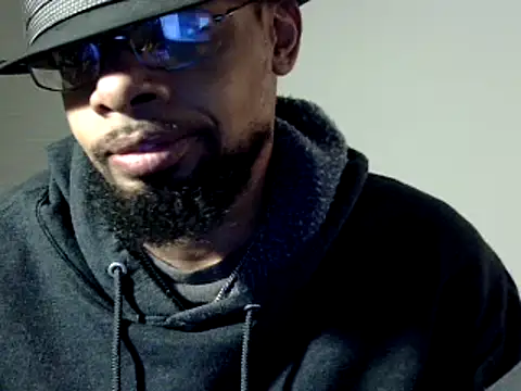 Snapshot of WhiskeyWood_DuhGOD chatting on 12-18-24, 02:42 WhiskeyWood DuhGOD online show from 12-18-24, 02:42
