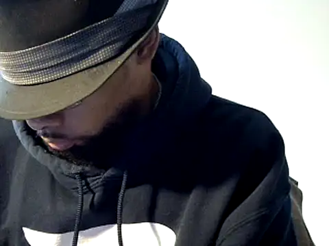 Snapshot of WhiskeyWood_DuhGOD chatting on 12-18-24, 05:21 WhiskeyWood DuhGOD online show from 12-18-24, 05:21