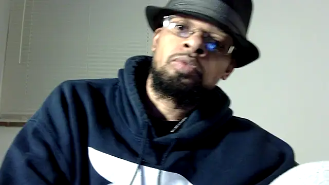 Snapshot of WhiskeyWood_DuhGOD chatting on 01-18-25, 02:25 WhiskeyWood DuhGOD online show from 01-18-25, 02:25