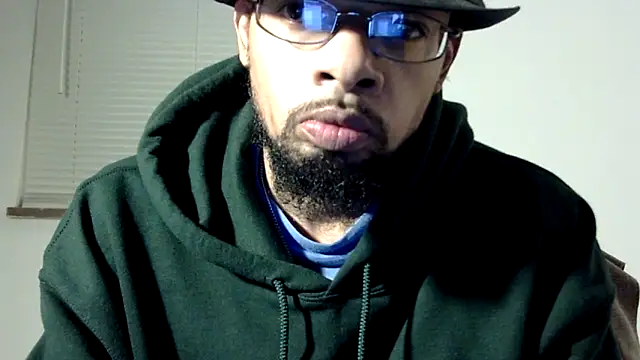 Snapshot of WhiskeyWood_DuhGOD chatting on 02-12-25, 02:35 WhiskeyWood DuhGOD online show from 02-12-25, 02:35