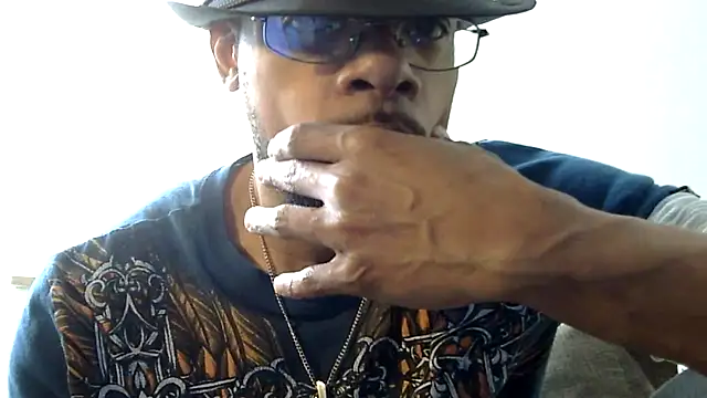Snapshot of WhiskeyWood_DuhGOD chatting on 02-17-25, 05:43 WhiskeyWood DuhGOD online show from 02-17-25, 05:43