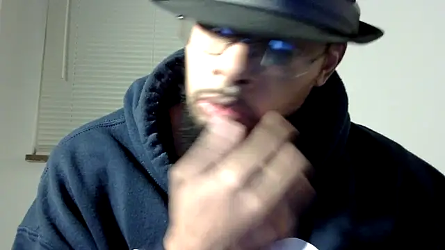 Snapshot of WhiskeyWood_DuhGOD chatting on 02-21-25, 02:17 WhiskeyWood DuhGOD online show from 02-21-25, 02:17