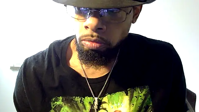 Snapshot of WhiskeyWood_DuhGOD chatting on 02-26-25, 05:17 WhiskeyWood DuhGOD online show from 02-26-25, 05:17