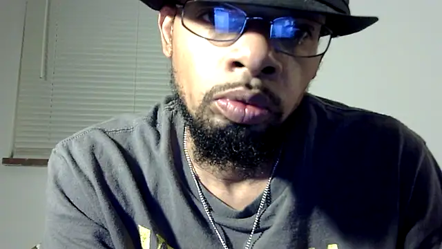 Snapshot of WhiskeyWood_DuhGOD chatting on 03-10-25, 01:56 WhiskeyWood DuhGOD online show from 03-10-25, 01:56