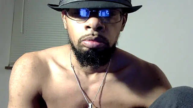 Snapshot of WhiskeyWood_DuhGOD chatting on 03-11-25, 01:26 WhiskeyWood DuhGOD online show from 03-11-25, 01:26