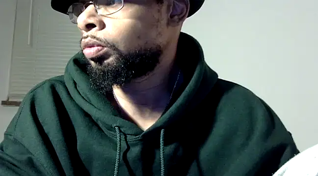 Snapshot of WhiskeyWood_DuhGOD chatting on 03-17-25, 01:57 WhiskeyWood DuhGOD online show from 03-17-25, 01:57