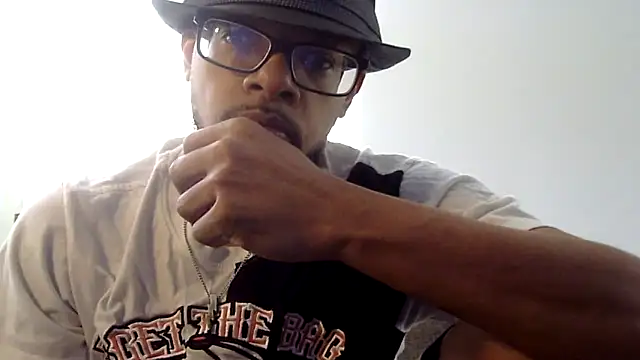 Snapshot of WhiskeyWood_DuhGOD chatting on 09-10-25, 04:40 WhiskeyWood DuhGOD online show from 09-10-25, 04:40