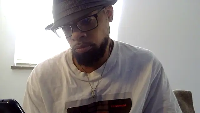 Snapshot of WhiskeyWood_DuhGOD chatting on 10-09-25, 04:27 WhiskeyWood DuhGOD online show from 10-09-25, 04:27