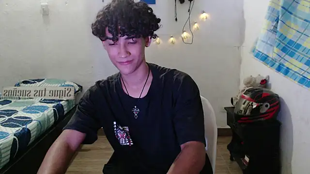 Snapshot of jake_willianss chatting on 12-19-24, 05:51 jake willianss online show from 12-19-24, 05:51