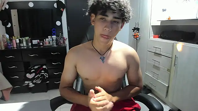 Snapshot of jake_willianss chatting on 05-07-26, 10:15 jake willianss online show from 05-07-26, 10:15