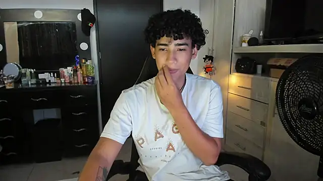 Snapshot of jake_willianss chatting on 05-31-26, 10:22 jake willianss online show from 05-31-26, 10:22