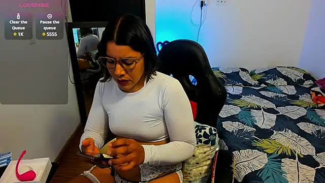 peanut tangerine online show from 02-12-25, 06:19