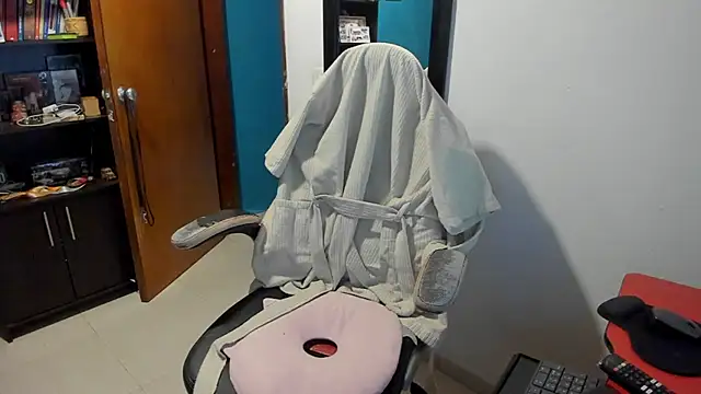 peanut tangerine online show from 11-24-25, 11:04