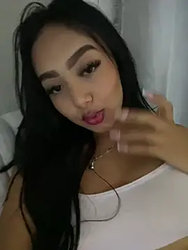Snapshot of SOPHIACANDY19_ chatting on 02-07-25, 01:47 SOPHIACANDY19 online show from 02-07-25, 01:47