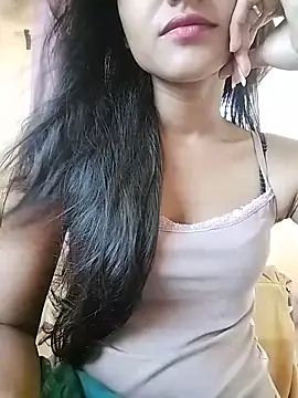 MISSQUEEN48 online show from 05-16-26, 06:21