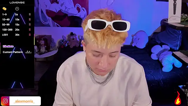 Snapshot of _AlexMorris chatting on 10-12-25, 03:49 AlexMorris online show from 10-12-25, 03:49