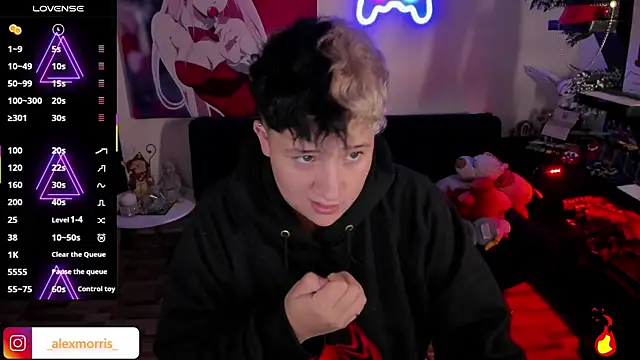 Snapshot of _AlexMorris chatting on 11-05-25, 05:18 AlexMorris online show from 11-05-25, 05:18