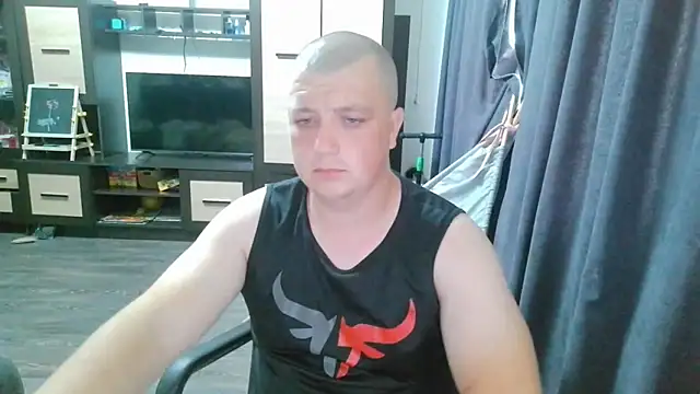Snapshot of gamblingbum chatting on 06-08-26, 12:27 gamblingbum online show from 06-08-26, 12:27