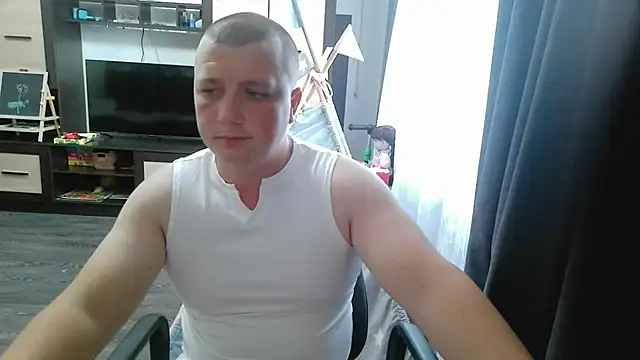 Snapshot of gamblingbum chatting on 06-12-26, 02:16 gamblingbum online show from 06-12-26, 02:16