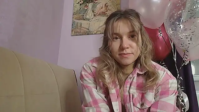 Snapshot of TaylorBre chatting on 03-08-25, 07:31 TaylorBre online show from 03-08-25, 07:31