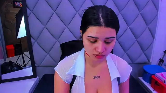 venusowen  online show from 12-17-25, 12:55