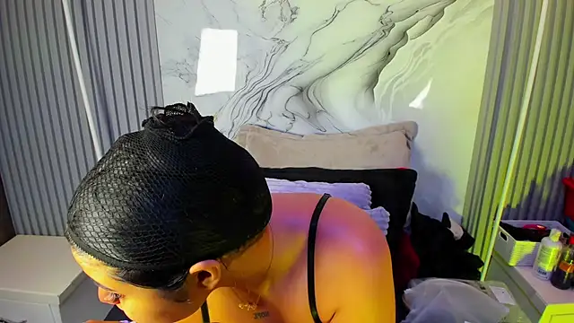 venusowen  online show from 04-23-26, 01:57