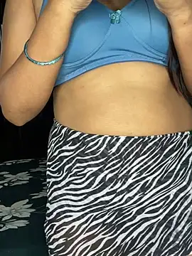 Snapshot of Hot_royalbhabhi chatting on 01-14-25, 11:53 Hot royalbhabhi online show from 01-14-25, 11:53