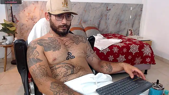 Snapshot of hanz_col chatting on 01-06-26, 01:53 hanz col online show from 01-06-26, 01:53